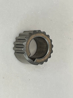 524153935 [YALE] COUPLING HUB - USED